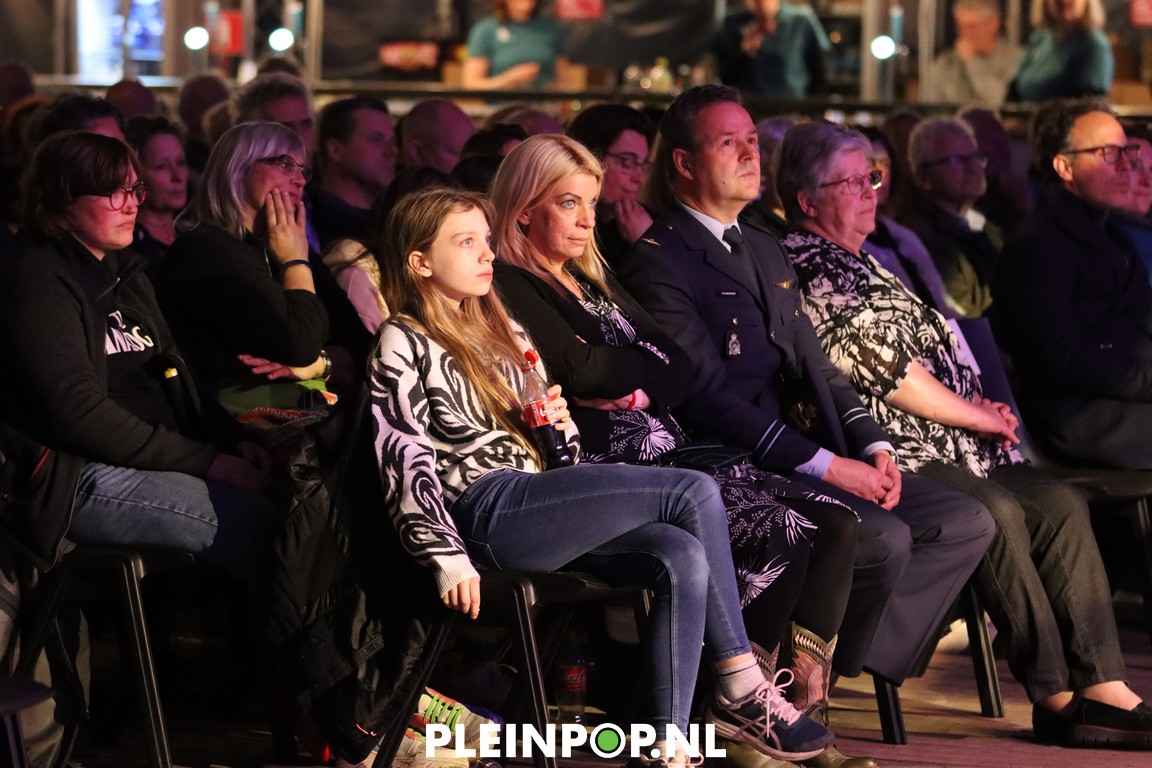 Donderdagavond 13 04 2023              (67)